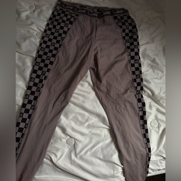 PINK Victoria's Secret Checkered Leggings in brown and Black - Picture 2 of 6